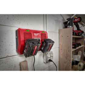 Dvigubas akumuliatorių įkroviklis MILWAUKEE M18 DFC